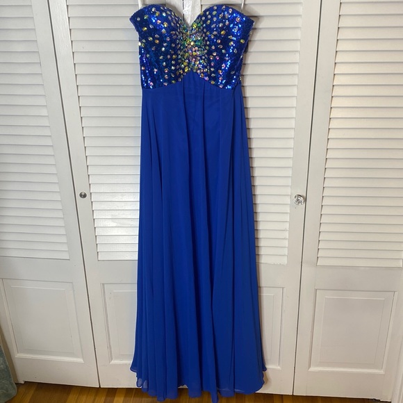 Sparkle | NWT Strapless Royal Blue Sequined Evening Dress | Size 10 - Picture 1 of 10